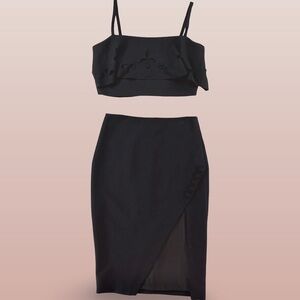 Elizabeth & James Crop Cami Cut out floral top Side slit skirt large buttons set